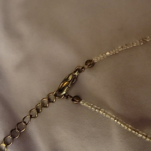 Long shell and bead necklace - Picture 3 of 3